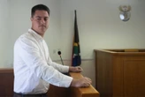 Urineer-saak uitgestel omdat landdros siek is – en tyd loop uit