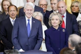 Bill en Hillary Clinton gedagvaar om te getuig in Epstein-ondersoek