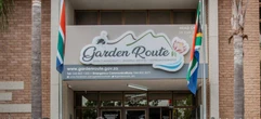 Garden Route-amptenare tydelik geskors hangende ondersoek