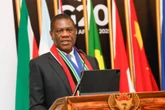 Mashatile: Jong mense moet vreedsame oplossings bepleit