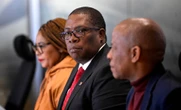 Net 35% van provinsiale paaie in Gauteng in goeie toestand, erken Lesufi