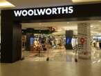 Woolworths verlig ná koswinkels vergoed vir feestyd-drama met klere