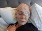 Kampsbaaise vrou (66) dalk blind in oog ná aanvaller dit wou uitkrap