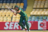 Proteas beklink 1-dag-reeks met Tazmin (101) aan die spits