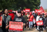 EFF betoog by Kleinfontein: ‘Weg met apartheid, weg!’