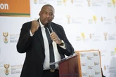 ‘Kill the Boer’ hoort op vullishoop, Amerika nie SA se vyand, sê McKenzie