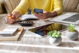 Vul jou finansiële beker: Die selfsorg-ritueel wat Gen Z en Alpha nie kan ignoreer nie