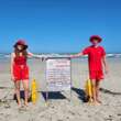 Jong menseredders red 4 van familie by Yzerfontein-strand