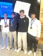 Coetzé hang sy 3 medaljes om oefenmaats se nek