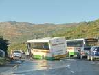 Bus val vas in sinkgat in Simonstad