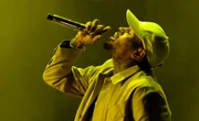 Chris Brown kry borgtog in aanrandingsaak in Brittanje