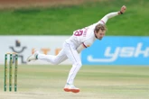 De Swardt laat 4 paaltjies kantel teen Windies se naasbestes