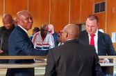 Malema kap na landdros omdat hy moet wag op uitspraak in vuurwapensaak