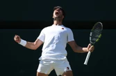 Carlos slaag nóg ’n toets, mik na driekuns op Wimbledon