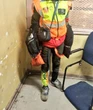 Man in arres wat met verkeersligte peuter sodat hy verkeer kan reguleer