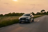 Yster in petrol laat Naamsa kopkrap