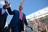 Trump se reis na Skotland kombineer diplomasie en gholf