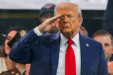 Soldate in die strate: Trump vier verjaardag te midde van betogings