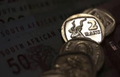 Rand sterkste in 6 maande ná vordering met begroting, druk op dollar