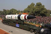 Indië, Pakistan pak mekaar oor bestuur van kernwapen-arsenale