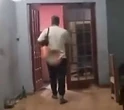Herrie ná man glo swart studente in Beaufort-Wes met spuitkan dreig