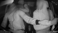 Een vas ná video wys hoe passasier taxibestuurder met mes aanval