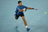 Djokovic hou droom lewend in 4 stelle teen Alcaraz