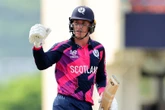McMullen help Skotland T20-stryd teen Oman wen