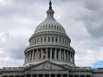 US House approves bill to avert midnight shutdown, sends to Senate