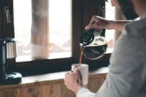 Jy gaan nie joernalis weg van sy koffie hou – Britse peiling