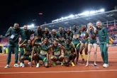 Dubbele dosis goud en ’n brons vir SA op aflos-skouspel