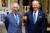 Koning Charles skryf brief van bemoediging aan Joe Biden