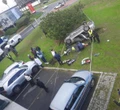Vrou beseer toe sy in haar motor van ’n brug by Kaapse winkelsentrum afstort