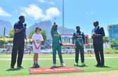 Kwena maak buiging, Proteas speel met 4 veranderinge