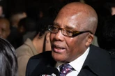 Motsoaledi berei voor vir NGV met 17 groot hospitale, maar soek geld