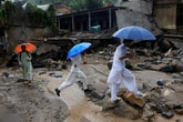 Buitengewone stortreën saai dood, verwoesting in Pakistan