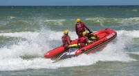 Stilbaai-inwoner (65) sterf nadat hy van sy roeiski in rivier val