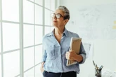 Wenke vir vroue ouer as 40: Hoe oorleef jy die gelddruk in jou middeljare?