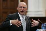 Van Trevor Manuel tot nou: Stelsels laat Jan Taks steeds in die steek