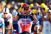 Ewan sprints to Giro seventh stage win, Valter holds race lead
