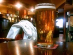 1 uit 5 alkoholiese drankies in SA onwettig, wys studie