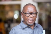 Nzimande stig werkgroep om na impak van VSA se beëindiging van finansiering te kyk