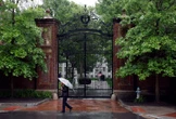 Buitelandse studente by Harvard onseker oor toekoms ná Trump-besluit