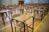 Firma moet skoolbanke skenk ná hy onwettige sigarette verkoop