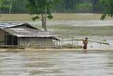 Heavy rain, landslides kill 6 in India, 2 000 tourists stranded