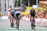 Kim eerste fietsryer van Afrika wat skofsege in Tour de France vir vroue behaal