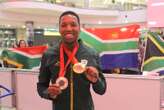 SA se Paralimpiese held Mpumelelo Mhlongo terug met sy 2 medaljes