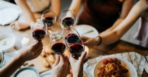 Rooiwyn vir die wetenskap? Spaanse studie soek vrywilligers om daagliks wyn te drink