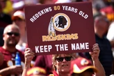 Trump dreig met stappe tensy NFL-span weer die Redskins word