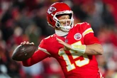 Patrick Mahomes, Chiefs reportedly agree to reworked contract valued at more than $500 million in NFL first